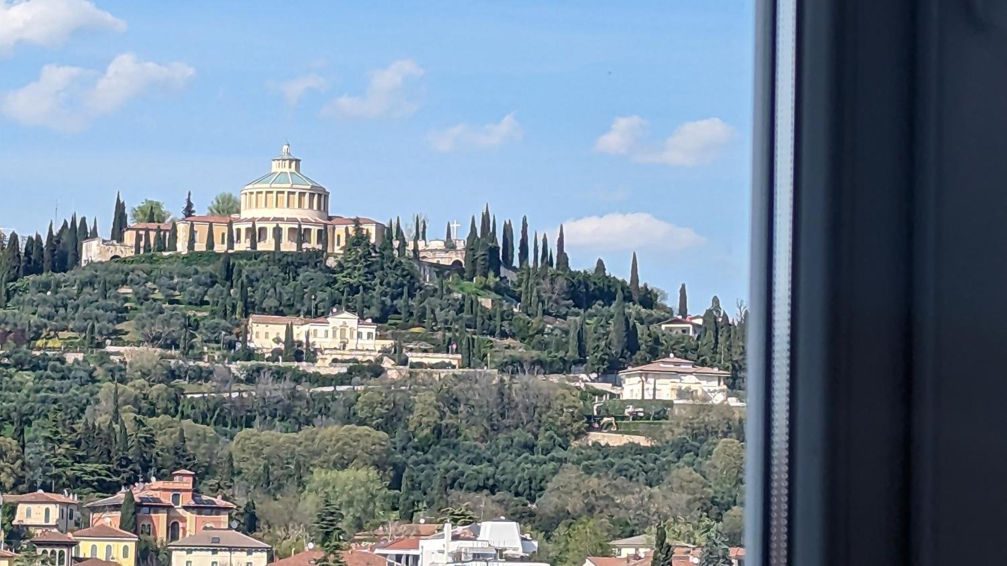 Big House-Private Parking-12" Walk From The Arena Apartment Verona Ngoại thất bức ảnh