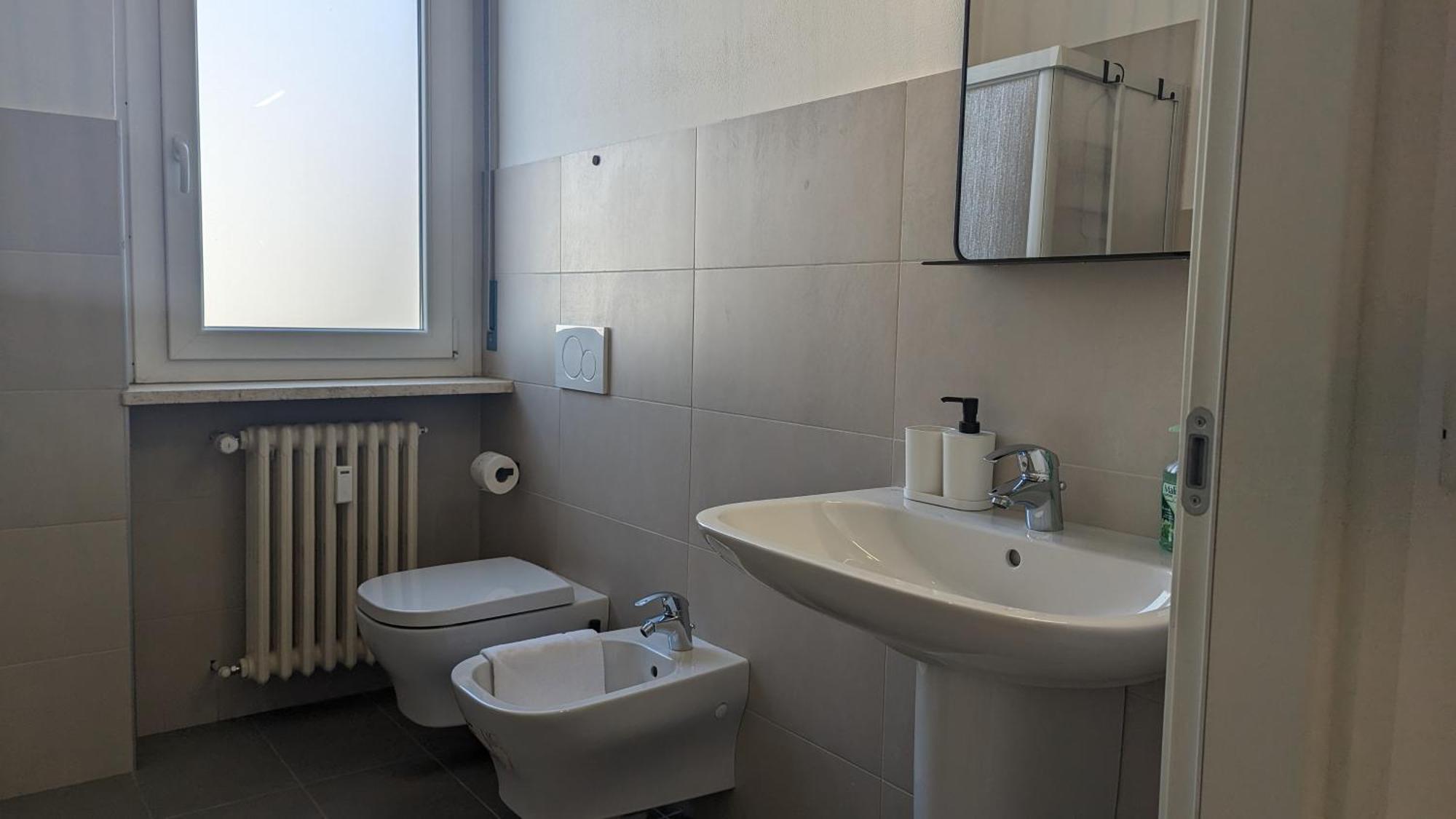 Big House-Private Parking-12" Walk From The Arena Apartment Verona Ngoại thất bức ảnh